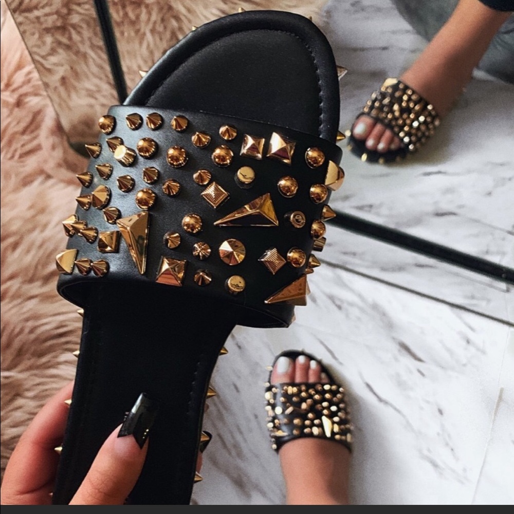 New Black Open Toe Gold Studded Sandals Saints 🤩